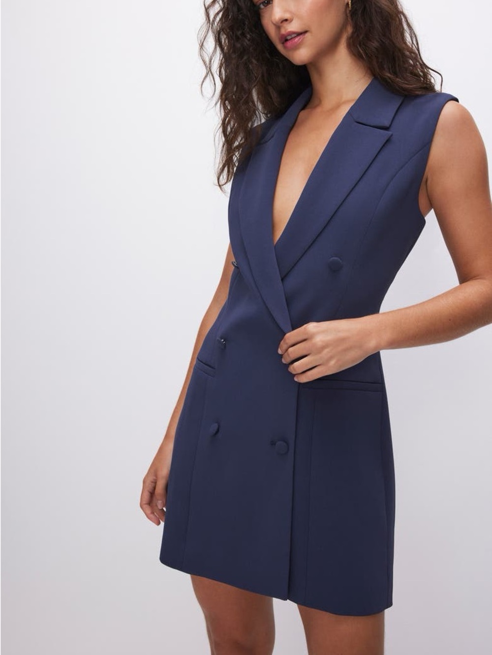 Good American Luxe Suiting Executive
Sleevleess Blazer Dress in Navy
